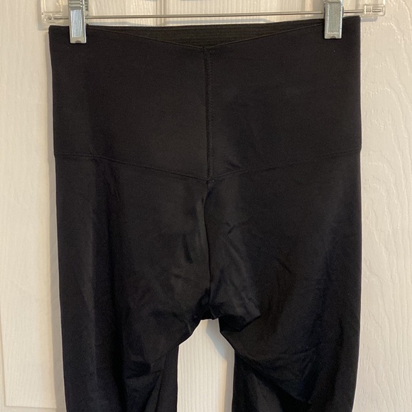Black shapewear pants, comes to the knee. EUC, worn once. No defects or stains - Picture 3 of 4